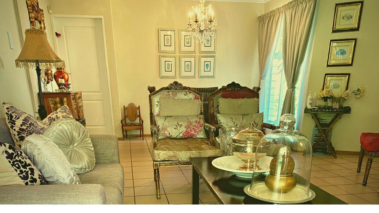 Vair'S Place Guest House In Sandton Paulshof - Apartment, Lux Suites & Spa Johannesburg Exterior foto
